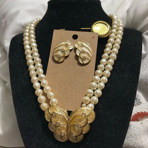 KJL for Avon‎ Kenneth Jay Lane Faux Pearl Enamel Rhinestone Butterfly Necklace